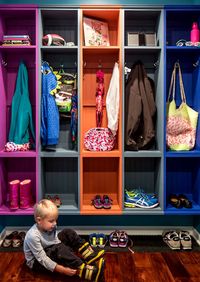 Детская цветная гардеробная комната Тула