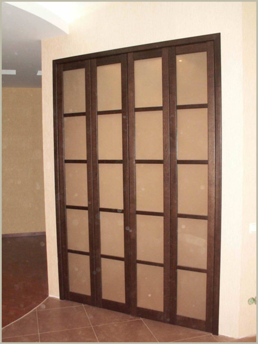 Двери гармошка с матовым стеклом и накладными разделителями Тула
