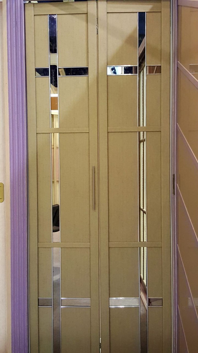 Двери гармошка шпонированные с зеркальным декором Тула